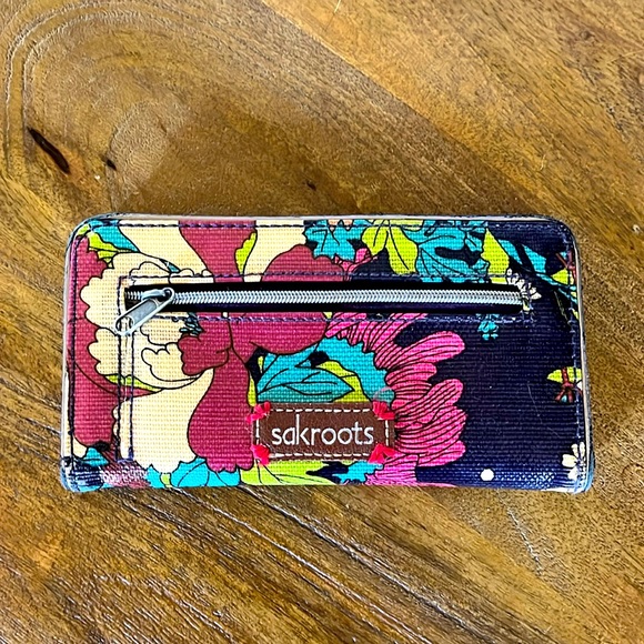 Sakroots Handbags - SAKROOTS Artist Circle Snap Wallet